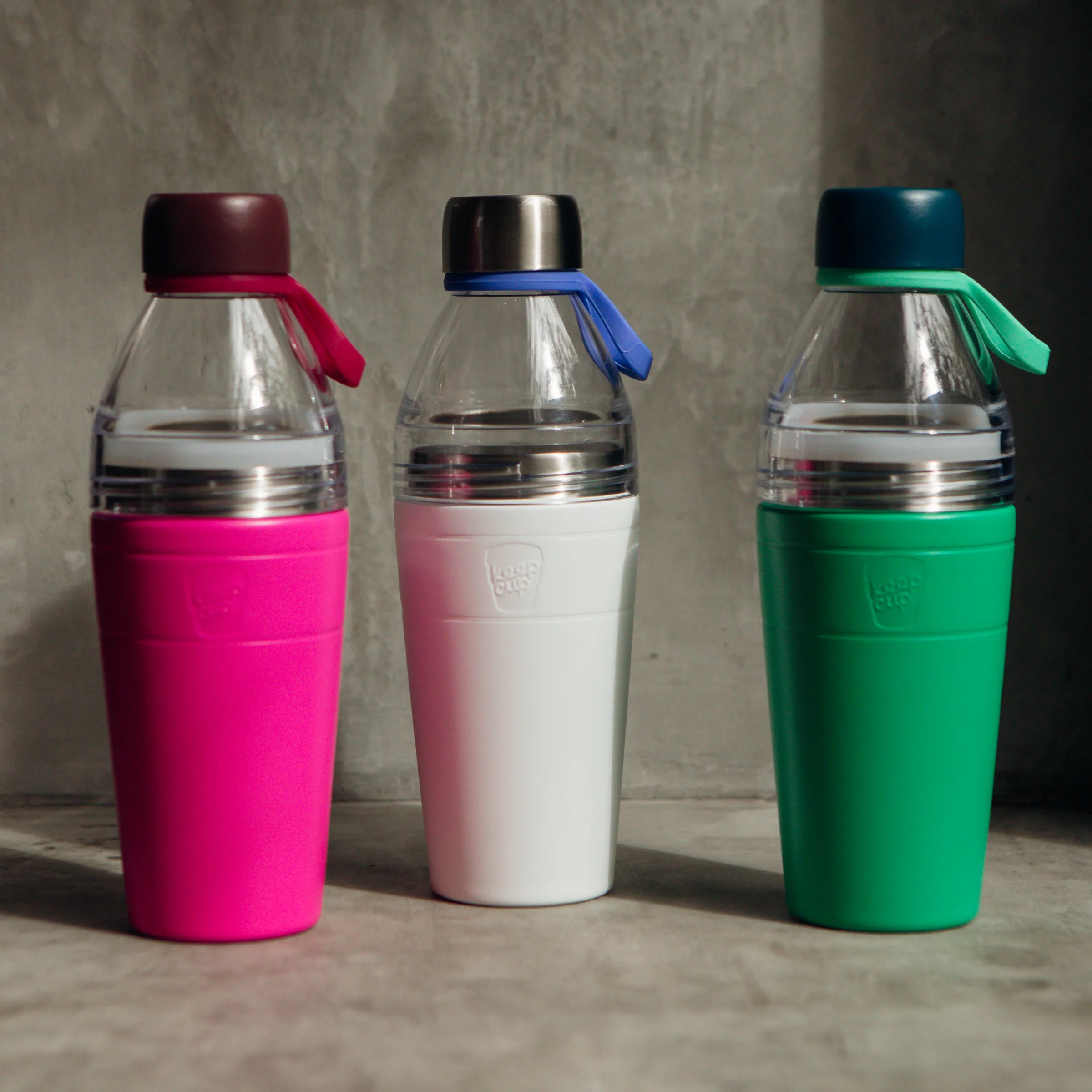 Helix Bottle Clear Top - 22oz | Fuchsia - Image 5