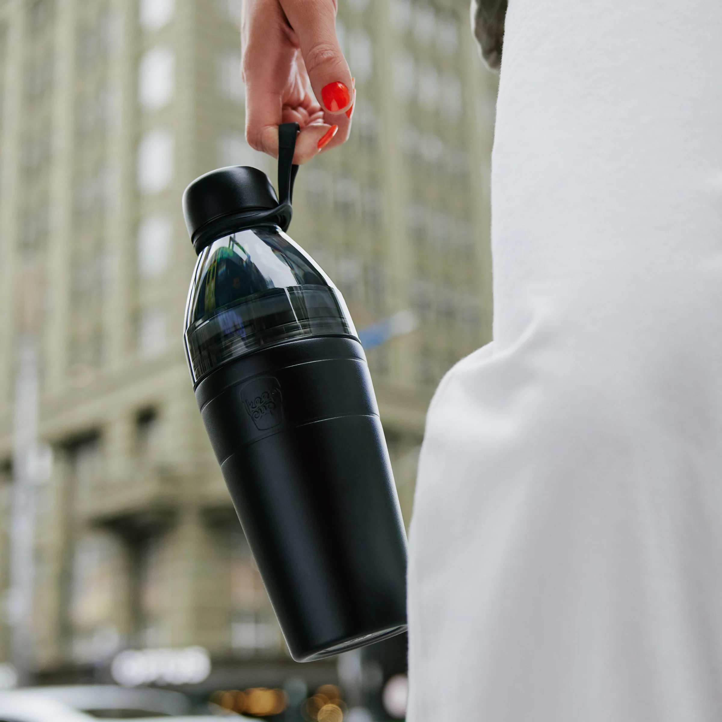 Helix Bottle Clear Top - 22oz | Black - Image 4